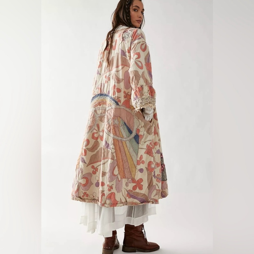 Magnolia Pearl Rainbow Duster
